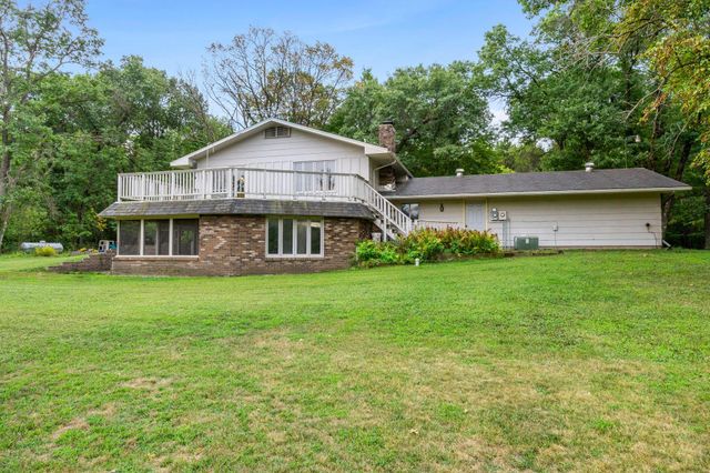 569 327th Avenue NE, Cambridge, MN 55008