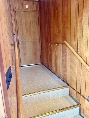 140 westwood Drive, Mount Airy, NC 27030