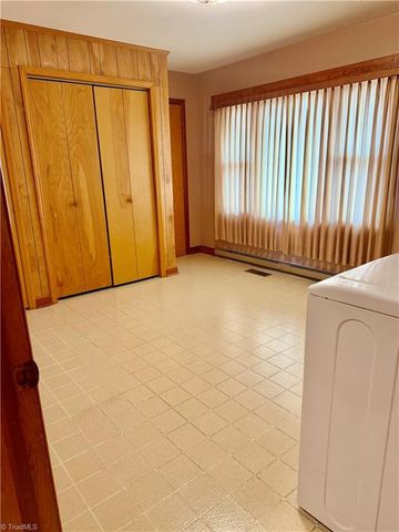 140 westwood Drive, Mount Airy, NC 27030