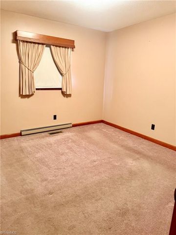 140 westwood Drive, Mount Airy, NC 27030