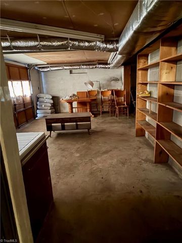 140 westwood Drive, Mount Airy, NC 27030