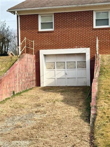 140 westwood Drive, Mount Airy, NC 27030