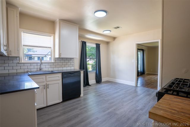 4528 E 4th Place, Tulsa, OK 74112