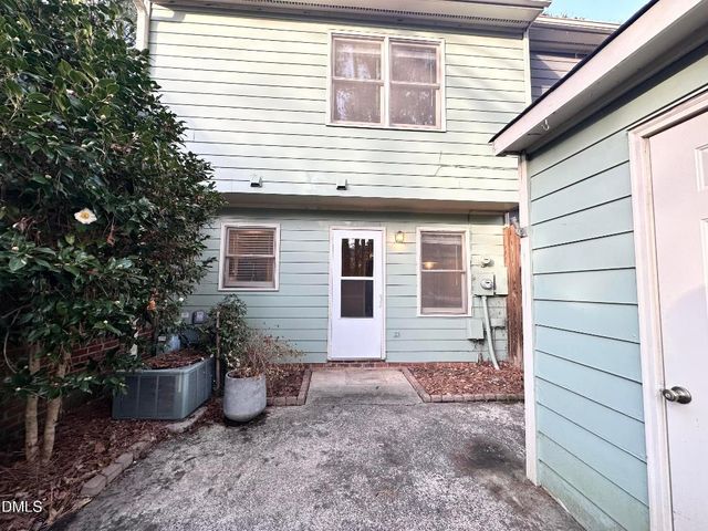 5649 Hamstead Crossing, Raleigh, NC 27612