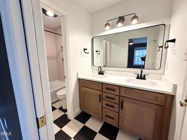 5649 Hamstead Crossing, Raleigh, NC 27612