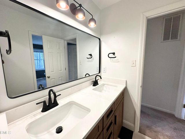 5649 Hamstead Crossing, Raleigh, NC 27612