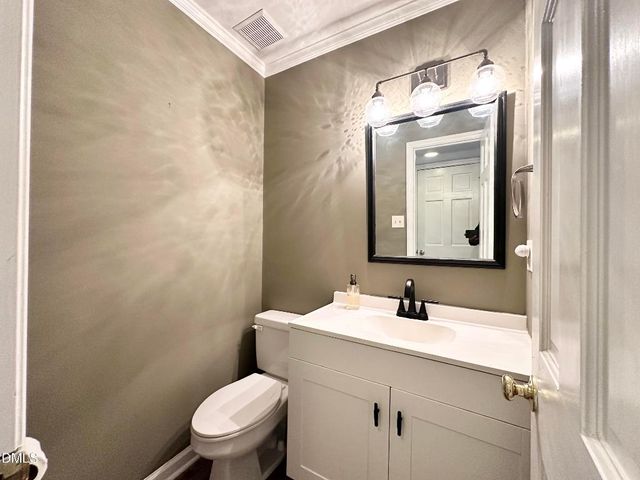 5649 Hamstead Crossing, Raleigh, NC 27612