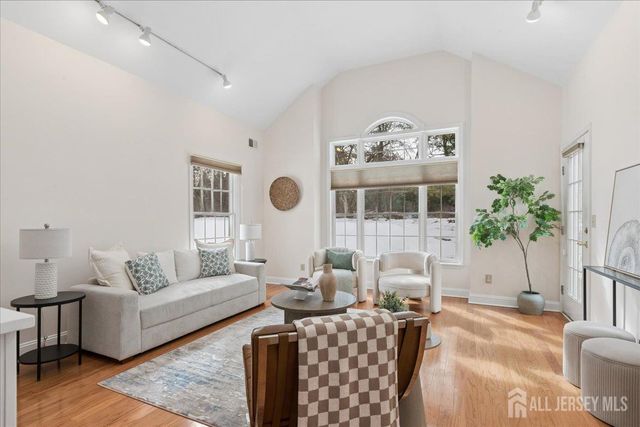 45 Hedge Row Road, Plainsboro, NJ 08540