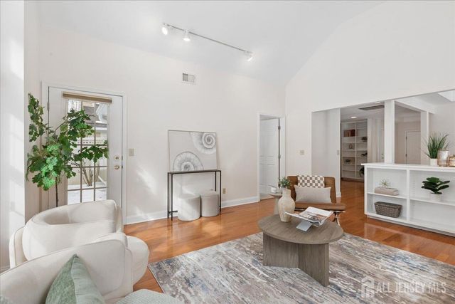 45 Hedge Row Road, Plainsboro, NJ 08540