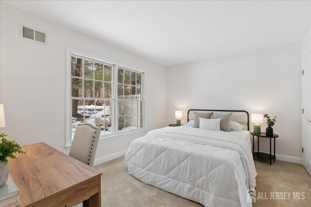 45 Hedge Row Road, Plainsboro, NJ 08540