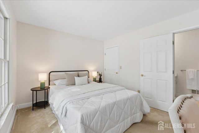 45 Hedge Row Road, Plainsboro, NJ 08540