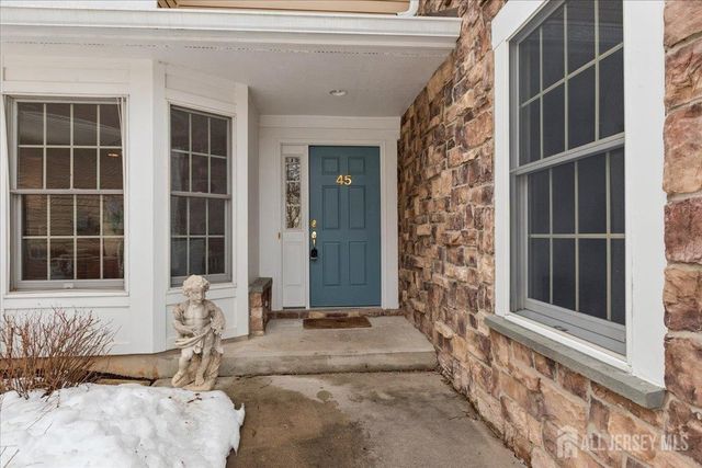 45 Hedge Row Road, Plainsboro, NJ 08540