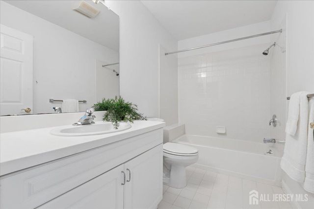 45 Hedge Row Road, Plainsboro, NJ 08540