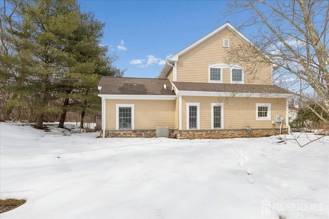 45 Hedge Row Road, Plainsboro, NJ 08540