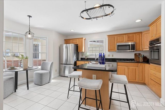 45 Hedge Row Road, Plainsboro, NJ 08540