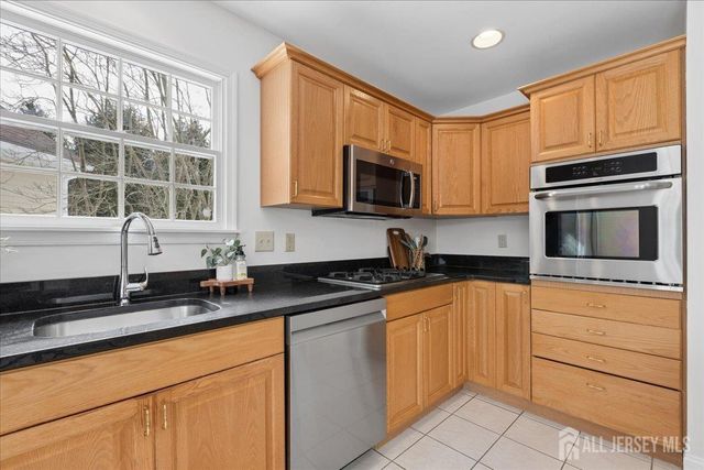 45 Hedge Row Road, Plainsboro, NJ 08540