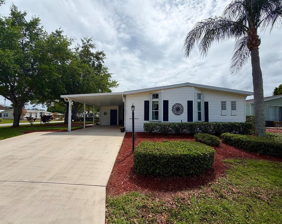 3717 Fetterbush Court, Port St. Lucie, FL 34952