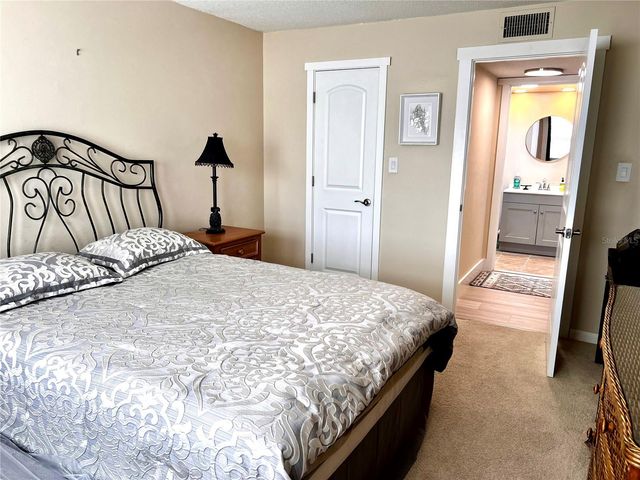 8300 BARDMOOR BOULEVARD 105, Seminole, FL 33777