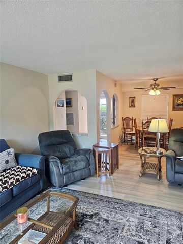 8300 BARDMOOR BOULEVARD 105, Seminole, FL 33777