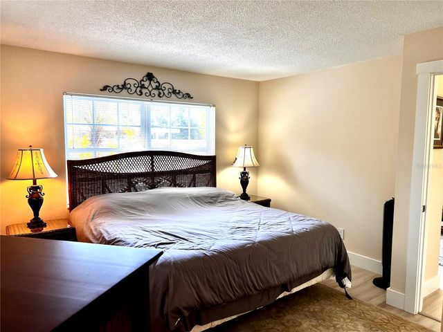 8300 BARDMOOR BOULEVARD 105, Seminole, FL 33777