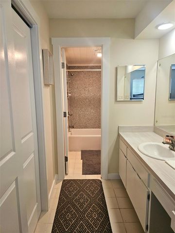 8300 BARDMOOR BOULEVARD 105, Seminole, FL 33777