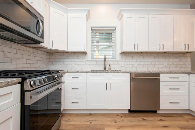 2930 W Olive Street, Springfield, MO 65802