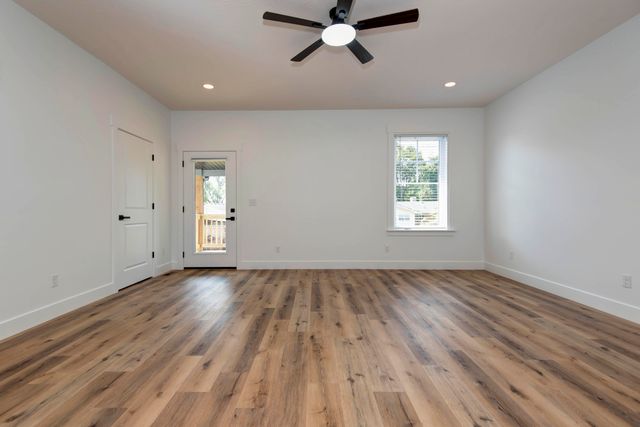 2930 W Olive Street, Springfield, MO 65802