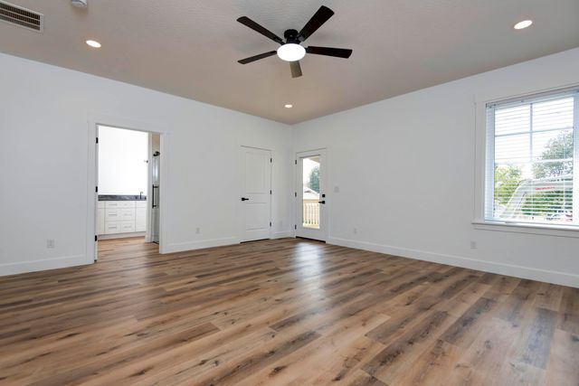 2930 W Olive Street, Springfield, MO 65802