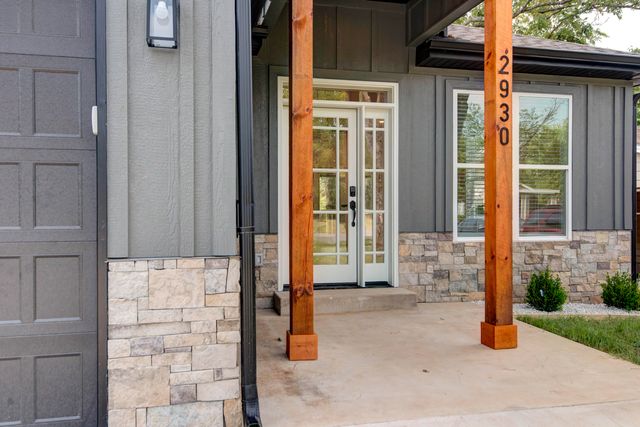 2930 W Olive Street, Springfield, MO 65802
