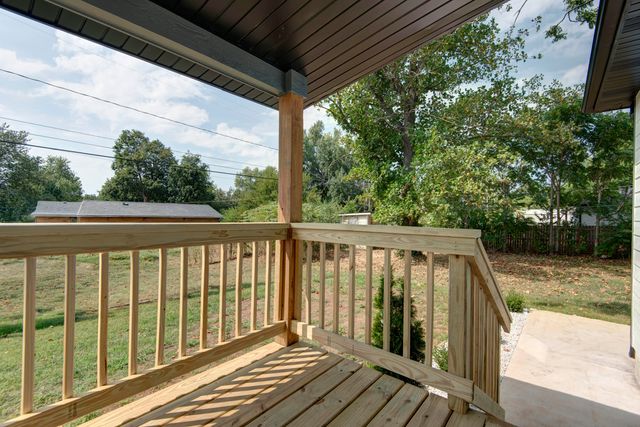 2930 W Olive Street, Springfield, MO 65802