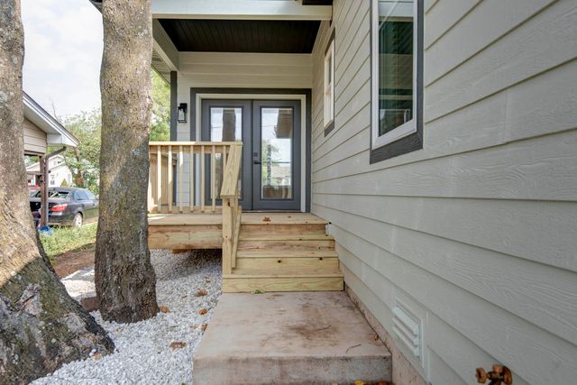 2930 W Olive Street, Springfield, MO 65802
