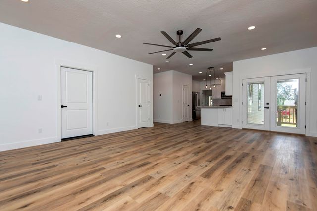 2930 W Olive Street, Springfield, MO 65802