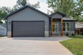 2930 W Olive Street, Springfield, MO 65802