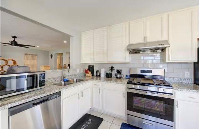 13131 Dawn Hollow Lane, Houston, TX 77072