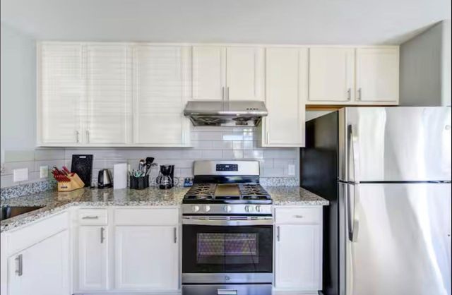 13131 Dawn Hollow Lane, Houston, TX 77072