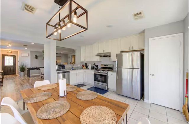 13131 Dawn Hollow Lane, Houston, TX 77072