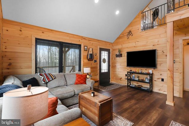 1823 DESERT RD, Haywood, VA 22722