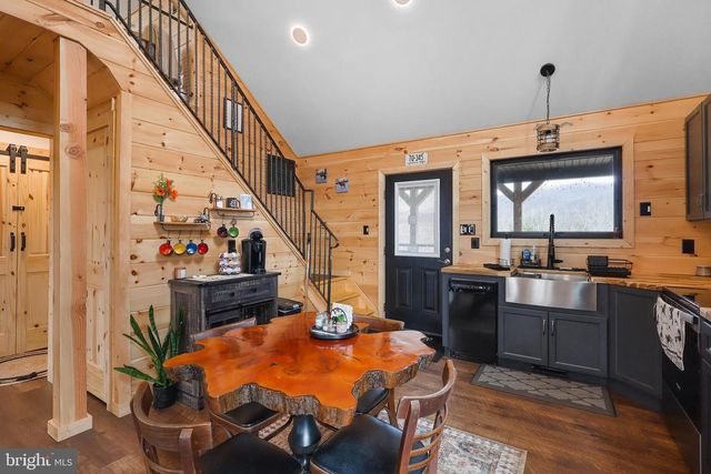 1823 DESERT RD, Haywood, VA 22722