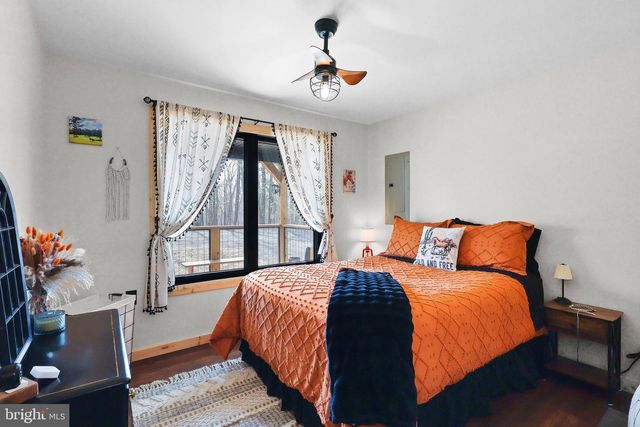 1823 DESERT RD, Haywood, VA 22722