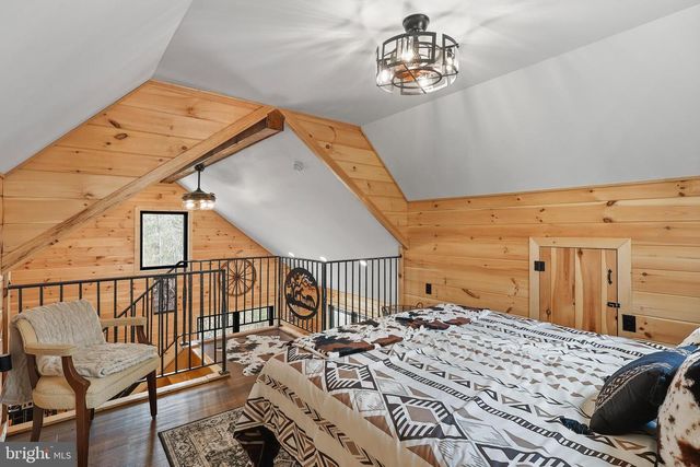 1823 DESERT RD, Haywood, VA 22722