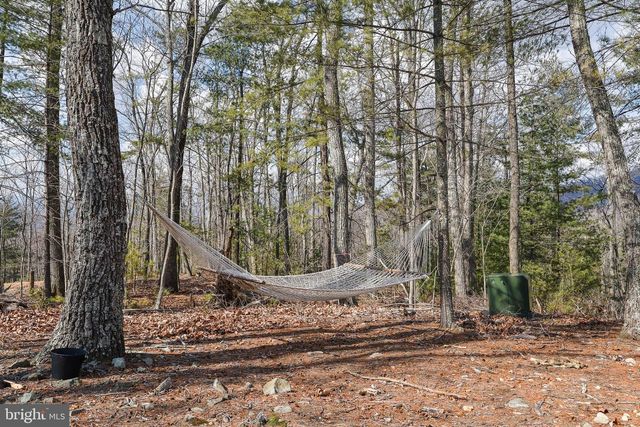 1823 DESERT RD, Haywood, VA 22722