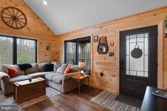 1823 DESERT RD, Haywood, VA 22722