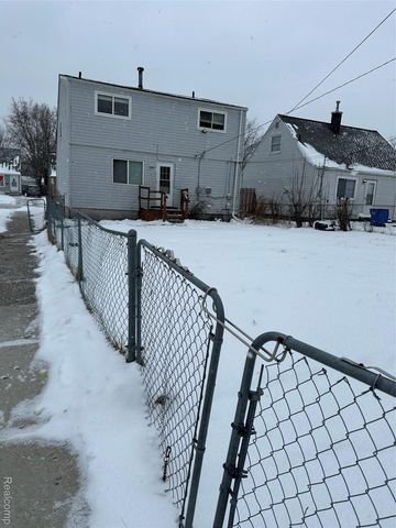 24602 Berry Avenue, Warren, MI 48089