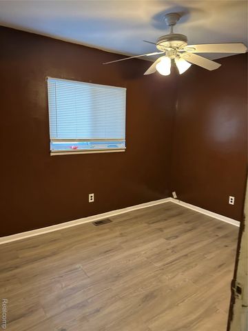 24602 Berry Avenue, Warren, MI 48089