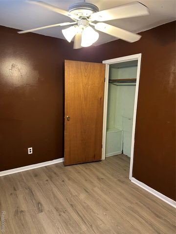 24602 Berry Avenue, Warren, MI 48089