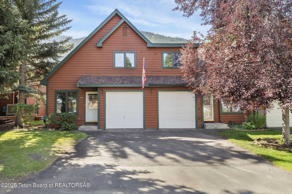20/22 W KARNS Avenue, Jackson, WY 83001