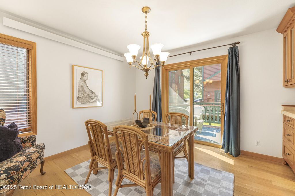 20/22 W KARNS Avenue, Jackson, WY 83001 photo 11