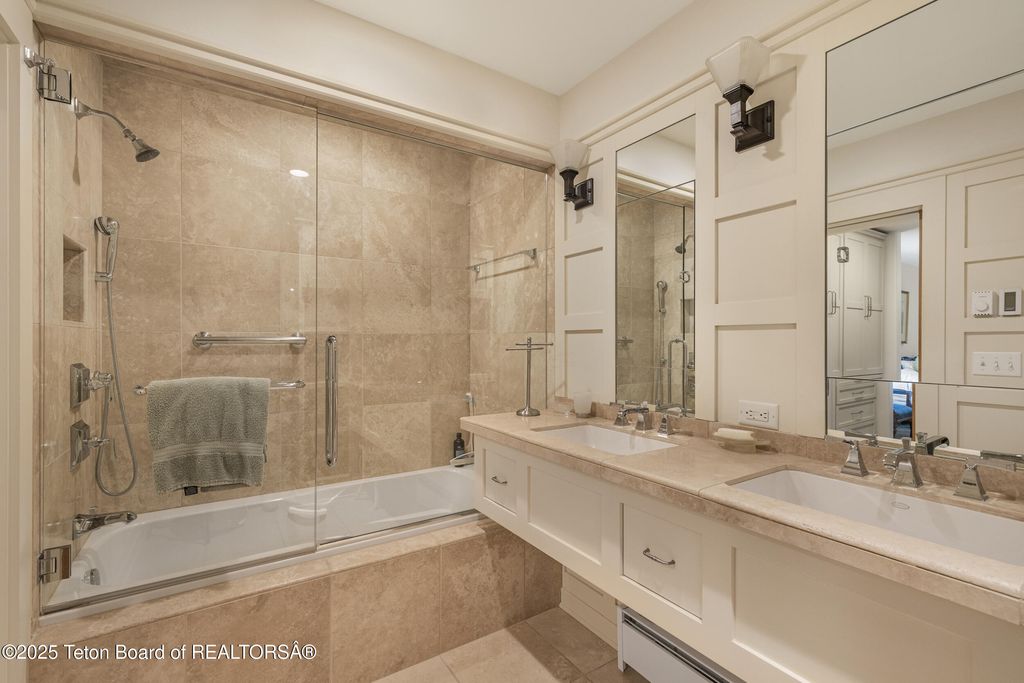 20/22 W KARNS Avenue, Jackson, WY 83001 photo 13