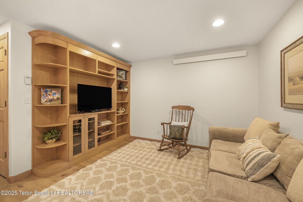 20/22 W KARNS Avenue, Jackson, WY 83001 photo 17