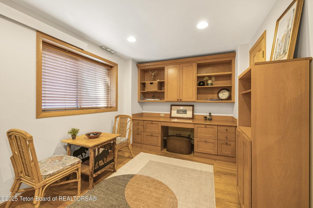 20/22 W KARNS Avenue, Jackson, WY 83001 photo 18